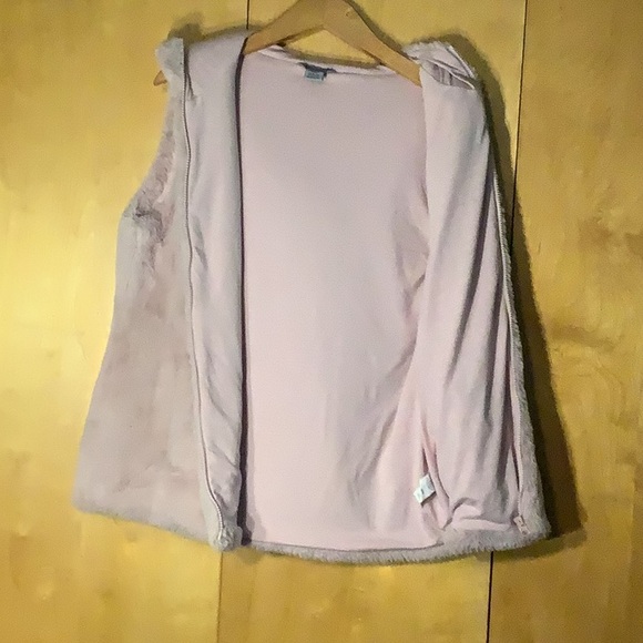 Gaiam dusty pale pink fuzzy vest, size large - Picture 5 of 6
